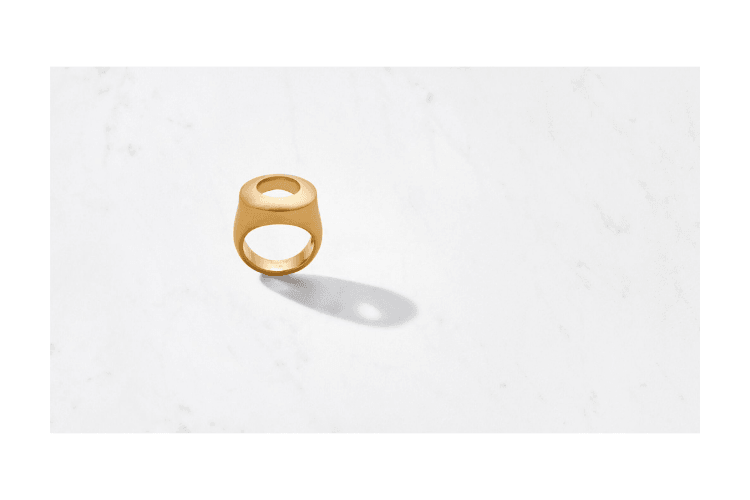 Auvere investment wedding band ring in 24k gold