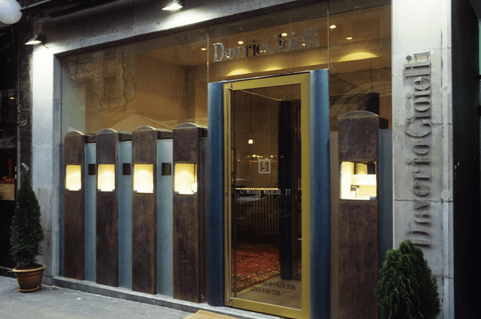 Daverio1933 showroom and store exterior in Bergamo, Italy