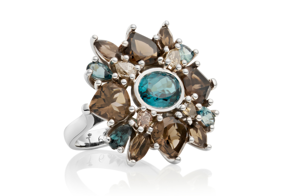 Tjallingii ring with  gemstone set in gold, floral motif